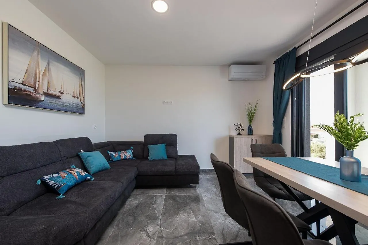 Villa Blue Sky 1 Zadarvillas Turanj